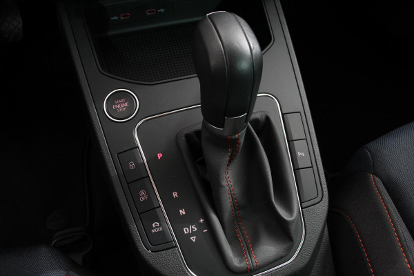 Seat Ibiza 1.0 TSI 110pk DSG FR Automaat Navigatie Apple Carplay/Android Auto Camera Parkeersensoren Adaptive cruise control Keyless Entry/Start Virtual Cockpit Stoelverwarming Ledverlichting Getinte ramen
