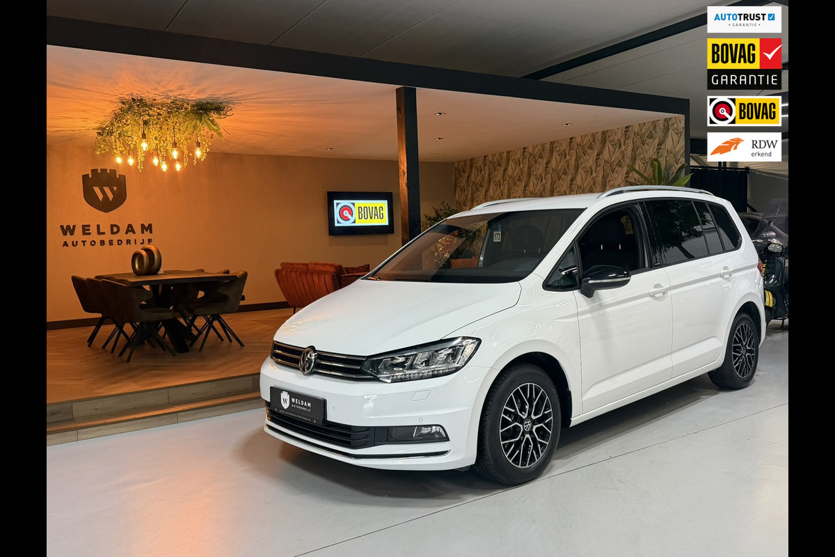 Volkswagen Touran 1.5 TSI United Garantie Trekhaak Xenon Acc Navi Stoelverwarming Rijklaar