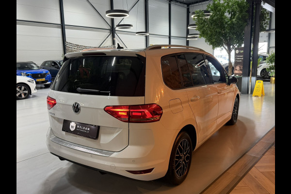 Volkswagen Touran 1.5 TSI United Garantie Trekhaak Xenon Acc Navi Stoelverwarming Rijklaar