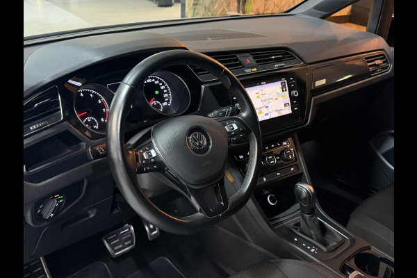 Volkswagen Touran 1.5 TSI United Garantie Trekhaak Xenon Acc Navi Stoelverwarming Rijklaar