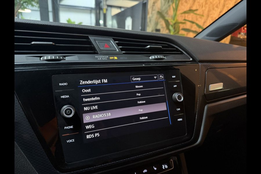 Volkswagen Touran 1.5 TSI United Garantie Trekhaak Xenon Acc Navi Stoelverwarming Rijklaar