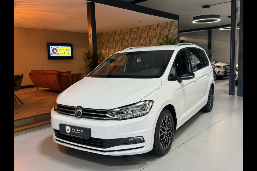 Volkswagen Touran 1.5 TSI United Garantie Trekhaak Xenon Acc Navi Stoelverwarming Rijklaar