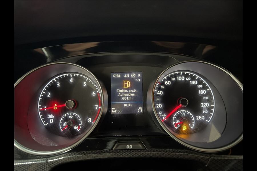 Volkswagen Touran 1.5 TSI United Garantie Trekhaak Xenon Acc Navi Stoelverwarming Rijklaar