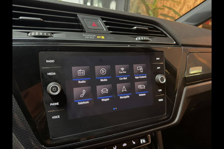 Volkswagen Touran 1.5 TSI United Garantie Trekhaak Xenon Acc Navi Stoelverwarming Rijklaar