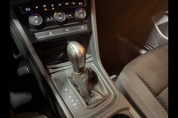 Volkswagen Touran 1.5 TSI United Garantie Trekhaak Xenon Acc Navi Stoelverwarming Rijklaar