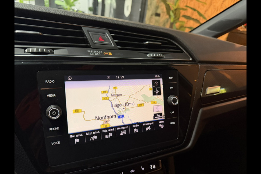 Volkswagen Touran 1.5 TSI United Garantie Trekhaak Xenon Acc Navi Stoelverwarming Rijklaar