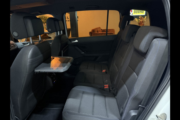 Volkswagen Touran 1.5 TSI United Garantie Trekhaak Xenon Acc Navi Stoelverwarming Rijklaar