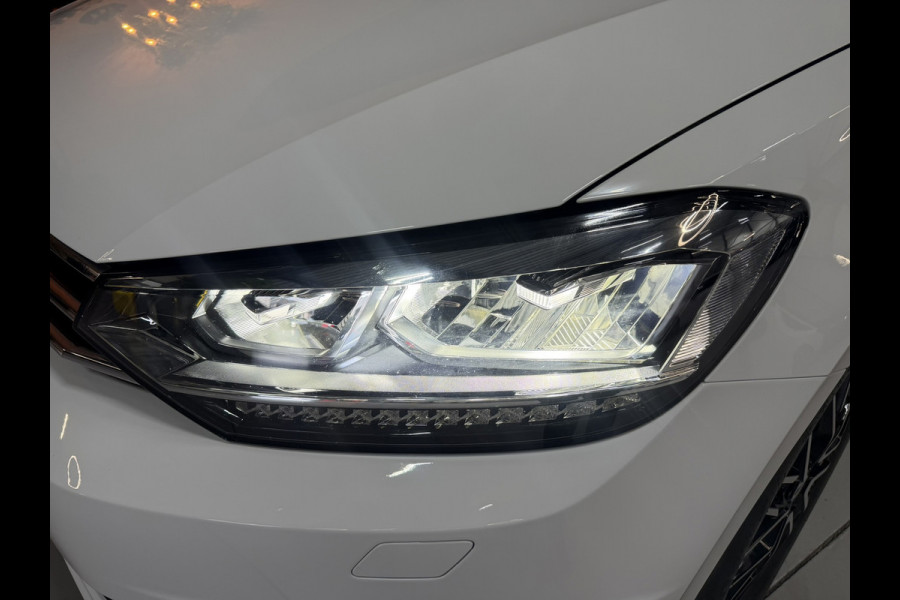 Volkswagen Touran 1.5 TSI United Garantie Trekhaak Xenon Acc Navi Stoelverwarming Rijklaar