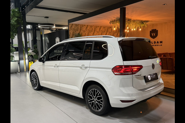 Volkswagen Touran 1.5 TSI United Garantie Trekhaak Xenon Acc Navi Stoelverwarming Rijklaar