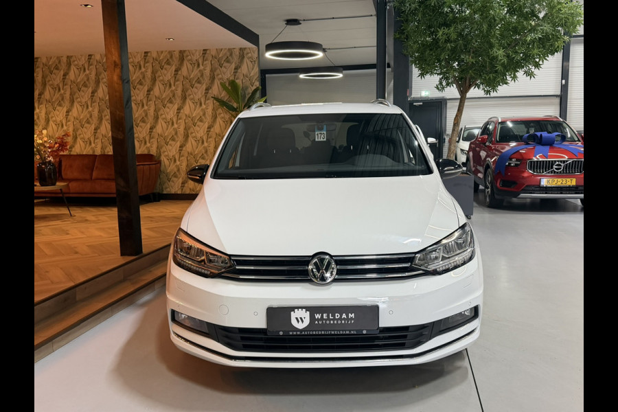 Volkswagen Touran 1.5 TSI United Garantie Trekhaak Xenon Acc Navi Stoelverwarming Rijklaar