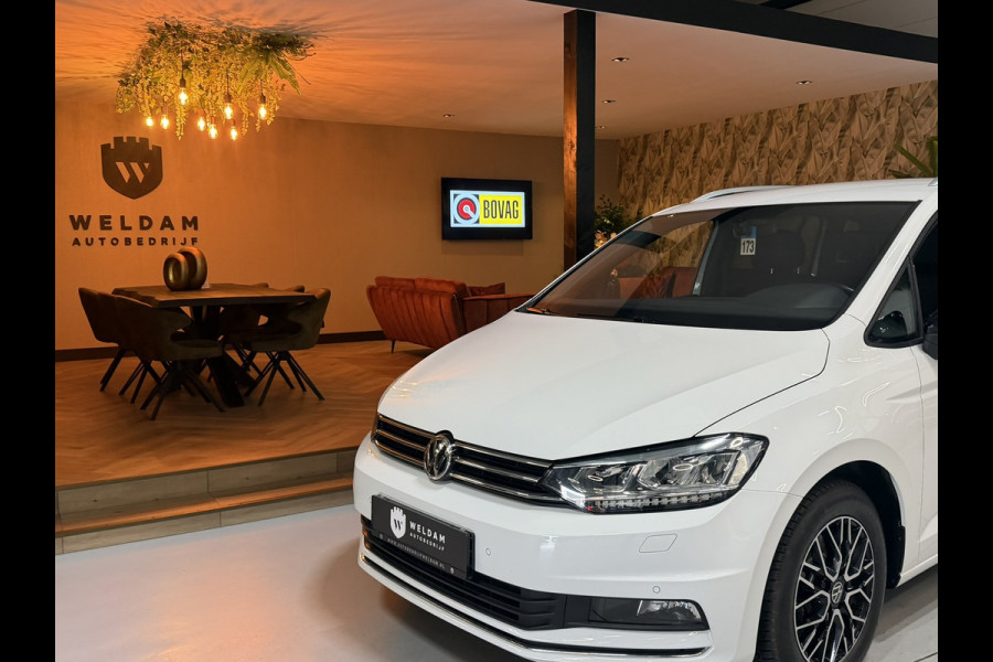 Volkswagen Touran 1.5 TSI United Garantie Trekhaak Xenon Acc Navi Stoelverwarming Rijklaar