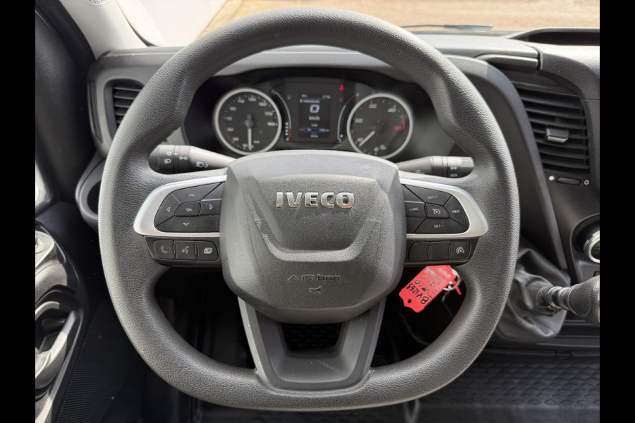 Iveco Daily 35C16 3.0 160PK Bakwagen Laadklep Zijdeur Camera Climate Control Bluetooth Luchtgeveerde stoel Meubelbak Koffer