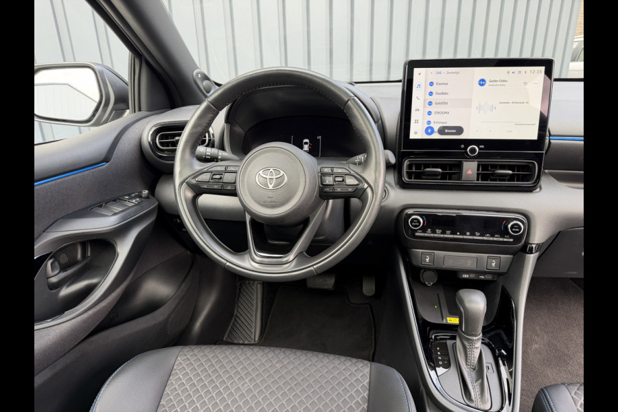 Toyota Yaris 1.5 Hybrid 130 Executive / Bi tone | Pano dak | JBL | PDC A+V | 10 jr GARANTIE | Rijklaar!!