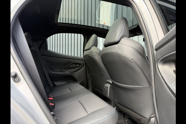 Toyota Yaris 1.5 Hybrid 130 Executive / Bi tone | Pano dak | JBL | PDC A+V | 10 jr GARANTIE | Rijklaar!!