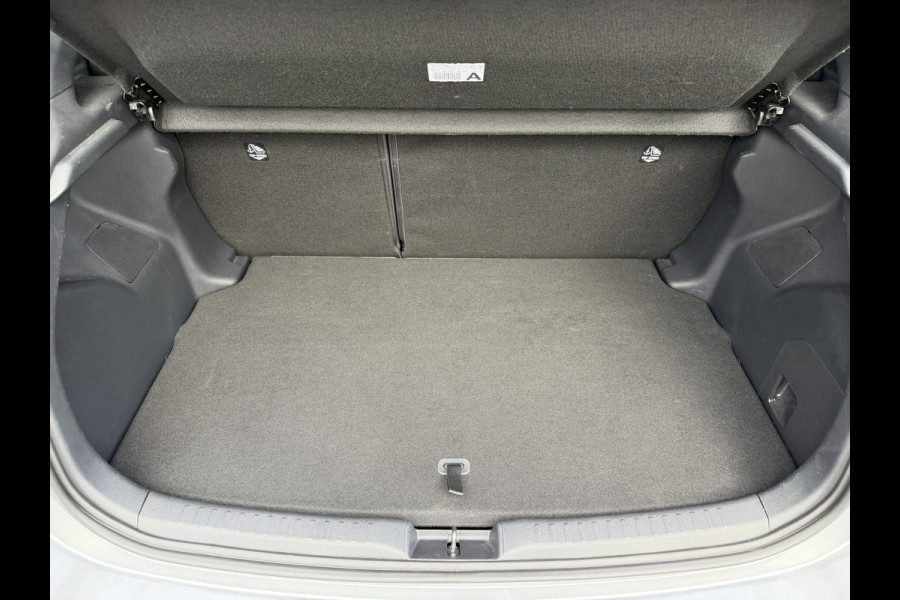 Toyota Yaris 1.5 Hybrid 130 Executive / Bi tone | Pano dak | JBL | PDC A+V | 10 jr GARANTIE | Rijklaar!!