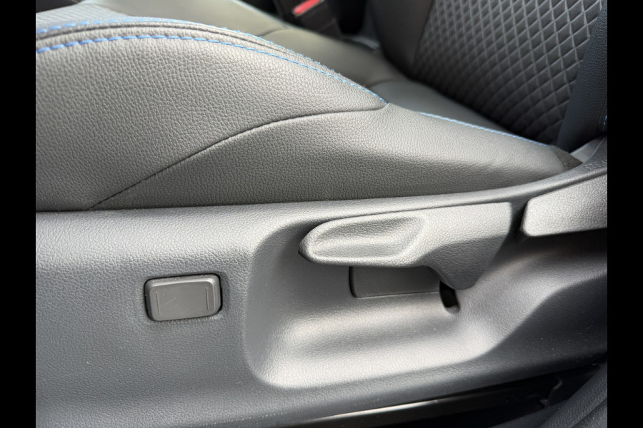 Toyota Yaris 1.5 Hybrid 130 Executive / Bi tone | Pano dak | JBL | PDC A+V | 10 jr GARANTIE | Rijklaar!!