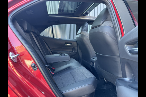 Toyota Yaris 1.5 Hybrid 130 Executive / Bi tone | Pano dak | JBL | PDC A+V | 10 jr GARANTIE | Rijklaar!!