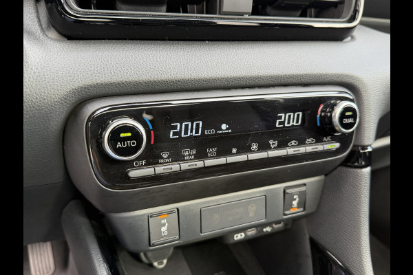 Toyota Yaris 1.5 Hybrid 130 Executive / Bi tone | Pano dak | JBL | PDC A+V | 10 jr GARANTIE | Rijklaar!!