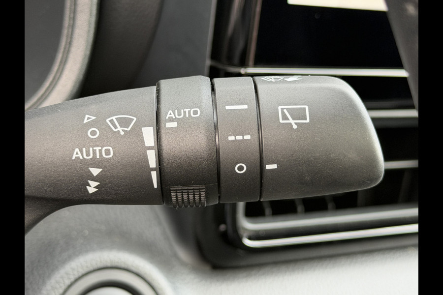Toyota Yaris 1.5 Hybrid 130 Executive / Bi tone | Pano dak | JBL | PDC A+V | 10 jr GARANTIE | Rijklaar!!
