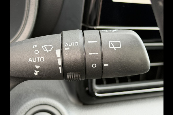 Toyota Yaris 1.5 Hybrid 130 Executive / Bi tone | Pano dak | JBL | PDC A+V | 10 jr GARANTIE | Rijklaar!!