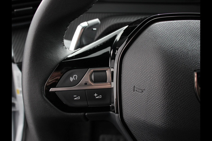 Peugeot 2008 1.2 Hybrid 136 pk Automaat Allure Navigatie Apple Carplay/Android Auto Climate Control Led Parkeer sensoren Cruise Control Stoelverwarming
