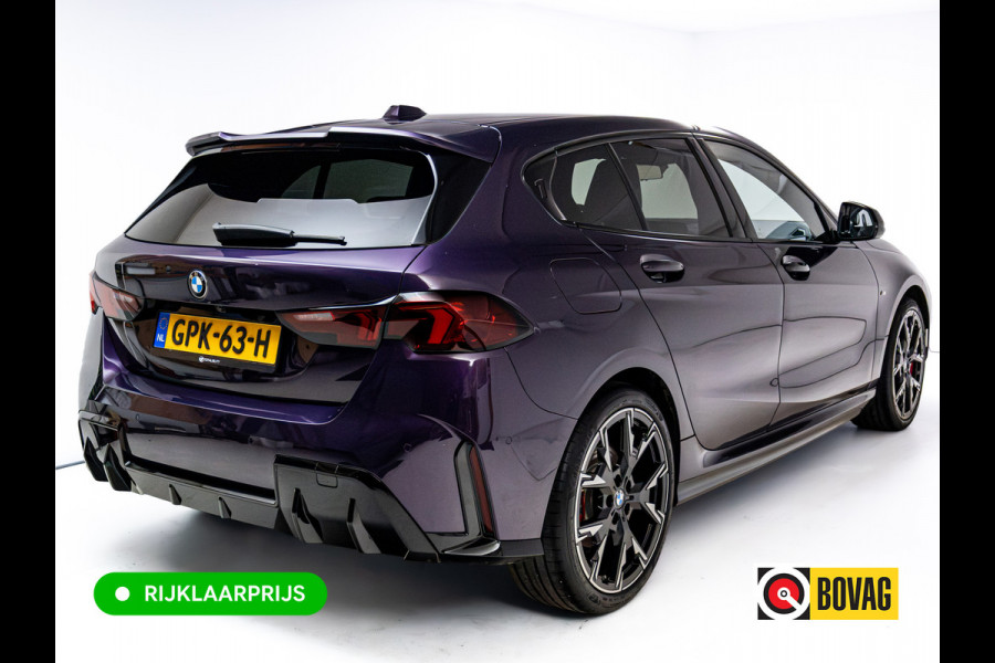 BMW 1-serie 120i M-Sport Pro pakket 170 PK | Harman Kardon | 19" LMV | Adap. onderstel | Parkeer pakket | Shadowline Led koplampen | M-Technic achterspoiler, M Sportremmen, Extra getint glas, Thundernight metallic lak, Veganza Oyster interieur