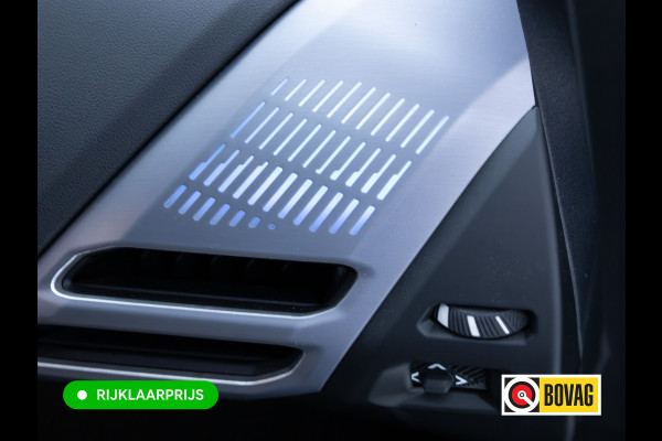 BMW 1-serie 120i M-Sport Pro pakket 170 PK | Harman Kardon | 19" LMV | Adap. onderstel | Parkeer pakket | Shadowline Led koplampen | M-Technic achterspoiler, M Sportremmen, Extra getint glas, Thundernight metallic lak, Veganza Oyster interieur