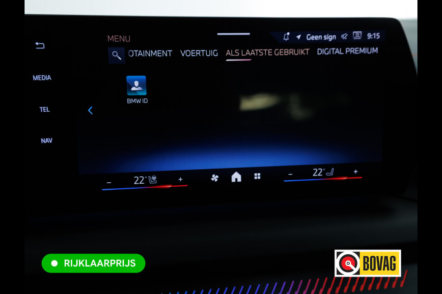 BMW 1-serie 120i M-Sport Pro pakket 170 PK | Harman Kardon | 19" LMV | Adap. onderstel | Parkeer pakket | Shadowline Led koplampen | M-Technic achterspoiler, M Sportremmen, Extra getint glas, Thundernight metallic lak, Veganza Oyster interieur