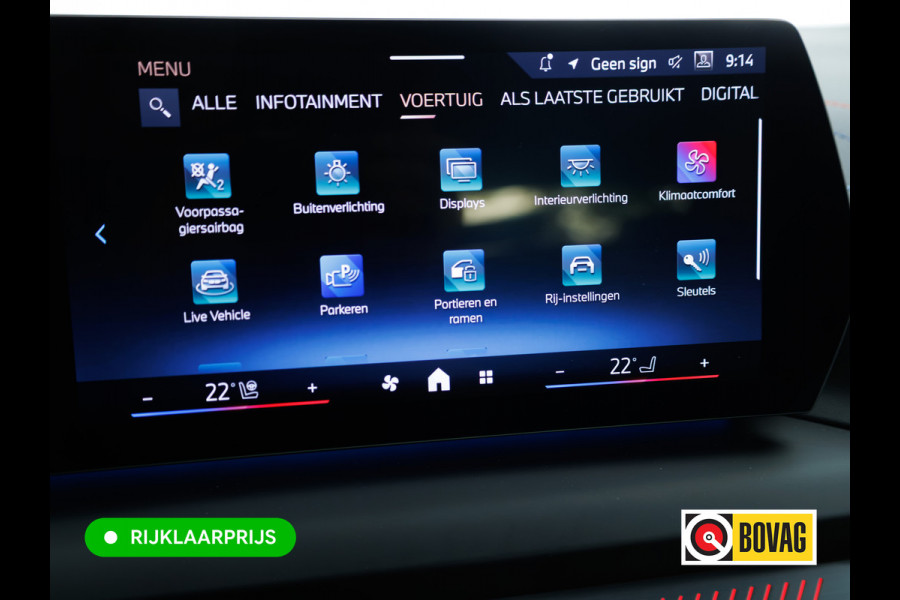 BMW 1-serie 120i M-Sport Pro pakket 170 PK | Harman Kardon | 19" LMV | Adap. onderstel | Parkeer pakket | Shadowline Led koplampen | M-Technic achterspoiler, M Sportremmen, Extra getint glas, Thundernight metallic lak, Veganza Oyster interieur