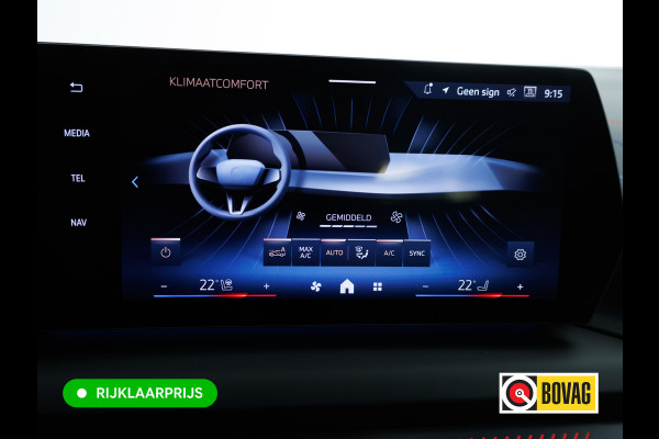 BMW 1-serie 120i M-Sport Pro pakket 170 PK | Harman Kardon | 19" LMV | Adap. onderstel | Parkeer pakket | Shadowline Led koplampen | M-Technic achterspoiler, M Sportremmen, Extra getint glas, Thundernight metallic lak, Veganza Oyster interieur