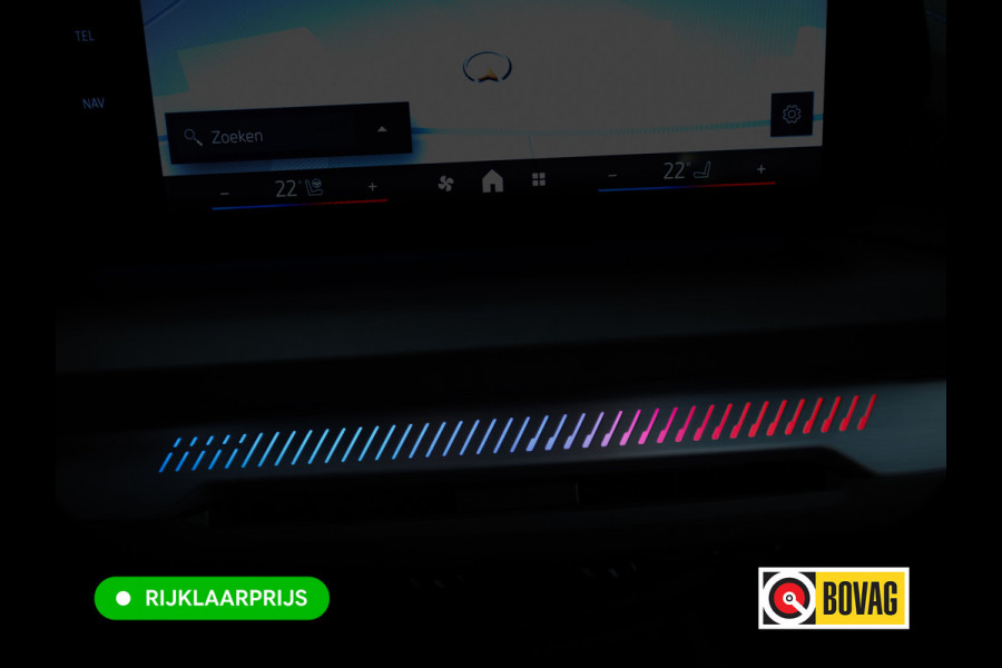 BMW 1-serie 120i M-Sport Pro pakket 170 PK | Harman Kardon | 19" LMV | Adap. onderstel | Parkeer pakket | Shadowline Led koplampen | M-Technic achterspoiler, M Sportremmen, Extra getint glas, Thundernight metallic lak, Veganza Oyster interieur