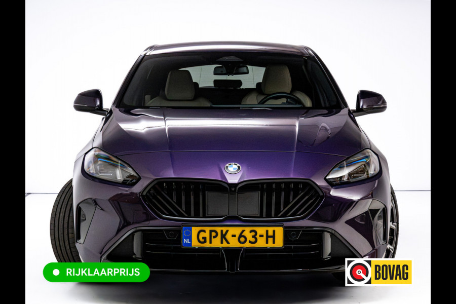 BMW 1-serie 120i M-Sport Pro pakket 170 PK | Harman Kardon | 19" LMV | Adap. onderstel | Parkeer pakket | Shadowline Led koplampen | M-Technic achterspoiler, M Sportremmen, Extra getint glas, Thundernight metallic lak, Veganza Oyster interieur