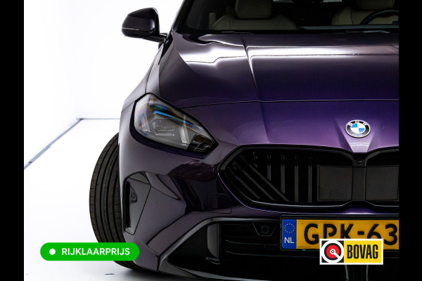 BMW 1-serie 120i M-Sport Pro pakket 170 PK | Harman Kardon | 19" LMV | Adap. onderstel | Parkeer pakket | Shadowline Led koplampen | M-Technic achterspoiler, M Sportremmen, Extra getint glas, Thundernight metallic lak, Veganza Oyster interieur