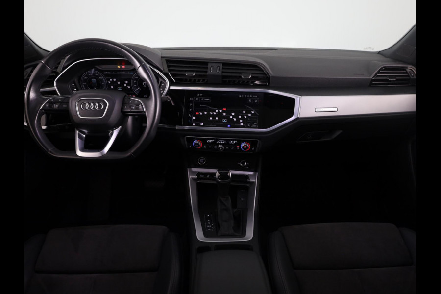 Audi Q3 Sportback 45 TFSI e S Edition 245pk | Panoramadak | Navigatie | Stoelverwarming | Afgevlakt stuurwiel | Parkeercamera