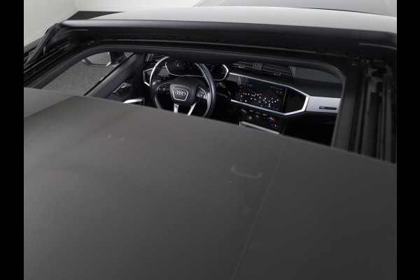 Audi Q3 Sportback 45 TFSI e S Edition 245pk | Panoramadak | Navigatie | Stoelverwarming | Afgevlakt stuurwiel | Parkeercamera