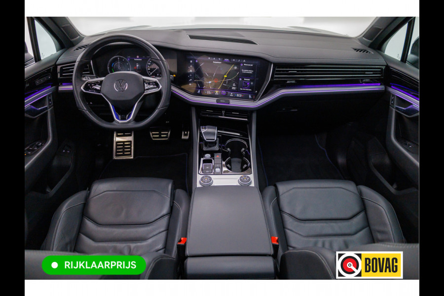 Volkswagen Touareg 3.0 TSi 4MOTION R-line 462 PK | Panoramadak | Luchtvering | Leer | Travel Assist | El.verstelbare stoel met geheugen, Wegklapbare trekhaak, Stoel- stuurverwarming, Keyless, Sfeerverlichting
