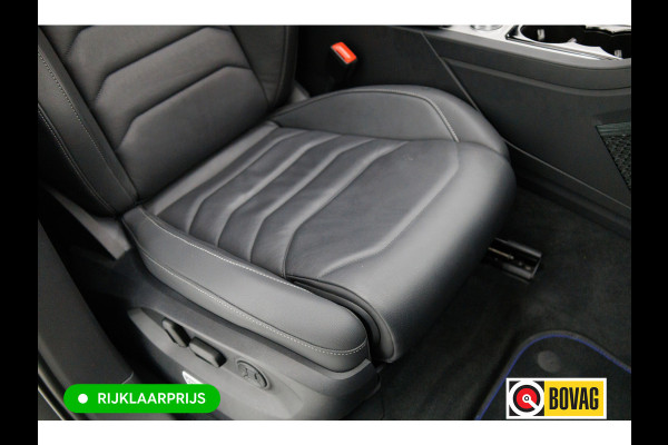 Volkswagen Touareg 3.0 TSi 4MOTION R-line 462 PK | Panoramadak | Luchtvering | Leer | Travel Assist | El.verstelbare stoel met geheugen, Wegklapbare trekhaak, Stoel- stuurverwarming, Keyless, Sfeerverlichting