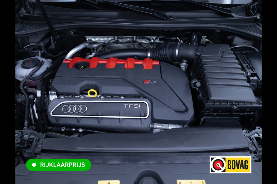 Audi RS Q3 Sportback RSQ3 2.5 TFSI Quattro | Ruitjesleer | Panoramadak | Adaptive cruise | Wegklapbare trekhaak | Sonos | Navigatie El.verstelbare stoelen met stoelverwarming, Carplay/Android auto, 360 camera, Electrische achterklep