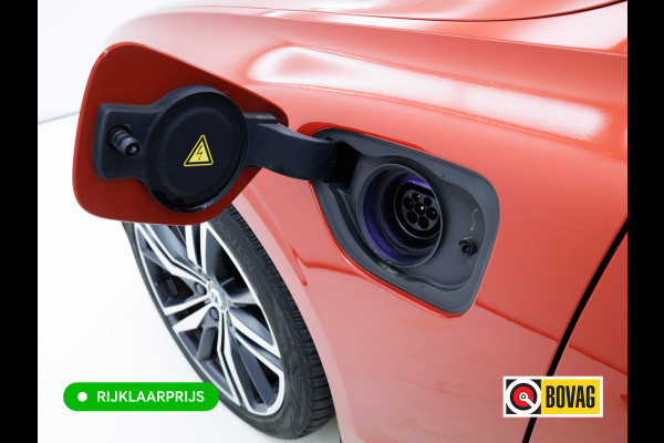Volvo V60 2.0 T8 Twin Engine AWD R-Design | Stoel-, Stuur- & Achterbank verw. | Elec. trekhaak | 360 Camera | Elec. klep | Pilot assist, All season banden, Led, PDC V+A. Apple Carplay, Android auto