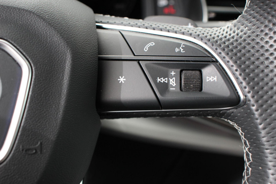 Audi Q8 55 TFSI e PHEV quattro Pro Line S-Line 3* S-Line Leder B&O Trekhaak Elektrisch Luchtvering Led Dab Led Blackpack Stoelverwarming Stoelverkoeling Camera