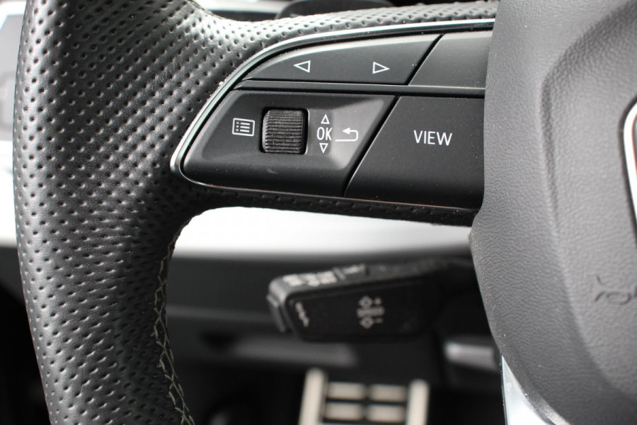 Audi Q8 55 TFSI e PHEV quattro Pro Line S-Line 3* S-Line Leder B&O Trekhaak Elektrisch Luchtvering Led Dab Led Blackpack Stoelverwarming Stoelverkoeling Camera