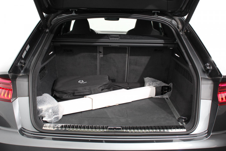 Audi Q8 55 TFSI e PHEV quattro Pro Line S-Line 3* S-Line Leder B&O Trekhaak Elektrisch Luchtvering Led Dab Led Blackpack Stoelverwarming Stoelverkoeling Camera