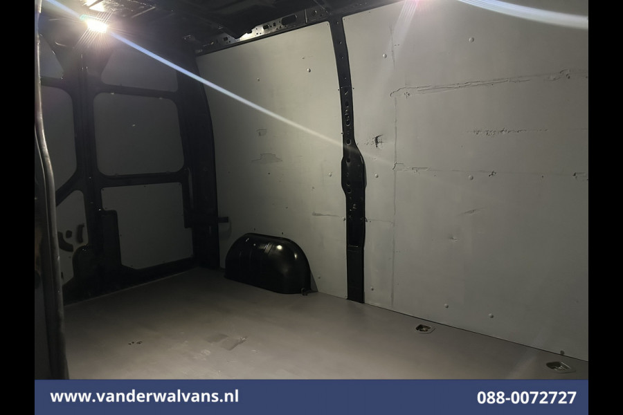 Renault Master 2.3 dCi 180pk L2H2 Euro6 Airco | Camera | Navigatie | LM Velgen | Cruisecontrol | LED Sidebars, 2500kg Trekhaak, Parkeersensoren, Bijrijdersbank