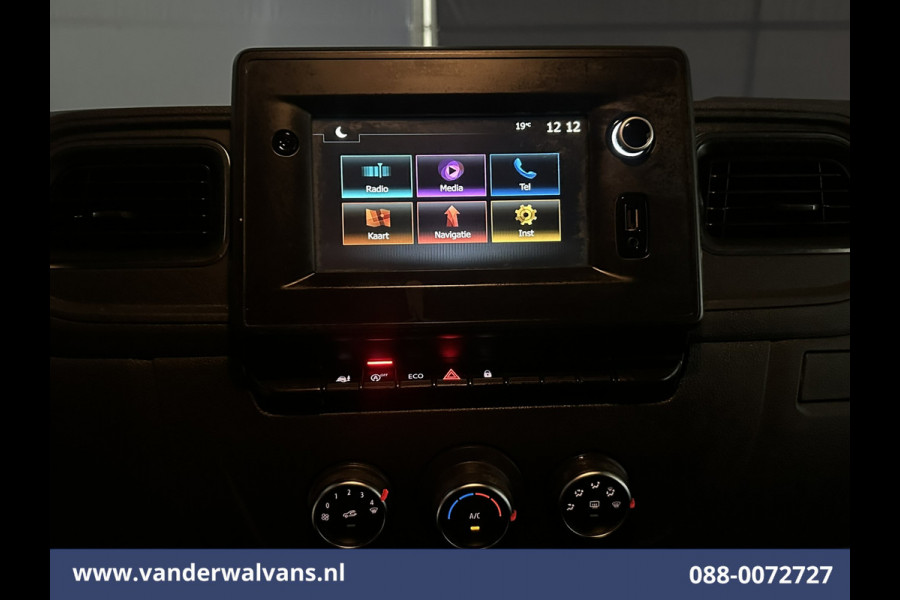 Renault Master 2.3 dCi 180pk L2H2 Euro6 Airco | Camera | Navigatie | LM Velgen | Cruisecontrol | LED Sidebars, 2500kg Trekhaak, Parkeersensoren, Bijrijdersbank