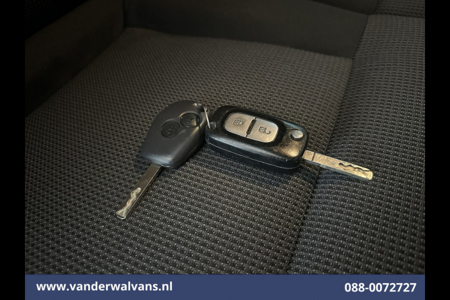 Renault Master 2.3 dCi 180pk L2H2 Euro6 Airco | Camera | Navigatie | LM Velgen | Cruisecontrol | LED Sidebars, 2500kg Trekhaak, Parkeersensoren, Bijrijdersbank