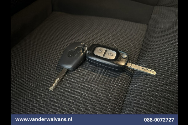 Renault Master 2.3 dCi 180pk L2H2 Euro6 Airco | Camera | Navigatie | LM Velgen | Cruisecontrol | LED Sidebars, 2500kg Trekhaak, Parkeersensoren, Bijrijdersbank