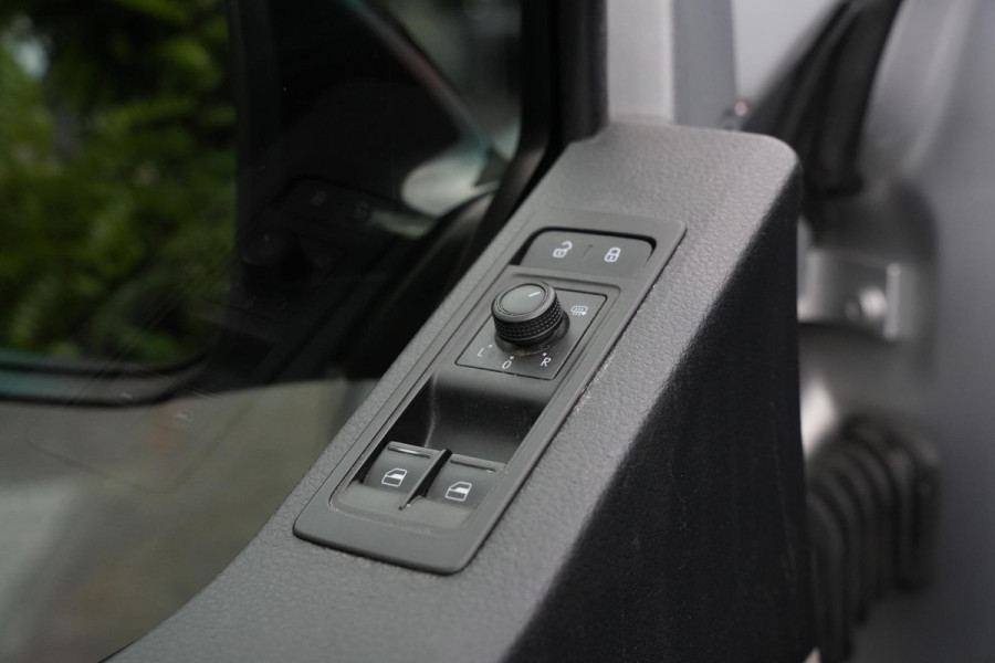 Volkswagen Transporter 2.0 TDI L1H1 Led DSG Leer Carplay 3 persoons