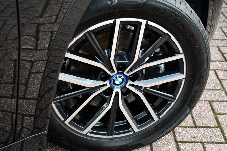 BMW X1 xDrive25e M-Sport Trekhaak Premium ACC-voorbereiding 18inch Camera AC-Snelladen