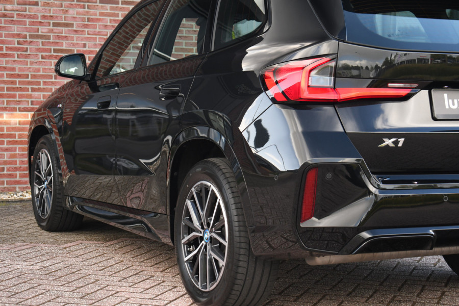 BMW X1 xDrive25e M-Sport Trekhaak Premium ACC-voorbereiding 18inch Camera AC-Snelladen