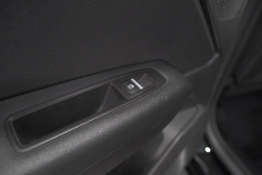 Renault Captur 1.6 E-Tech full hybrid 145 techno | Allseason Banden | Pack Full Screen | Camera | Navigatie